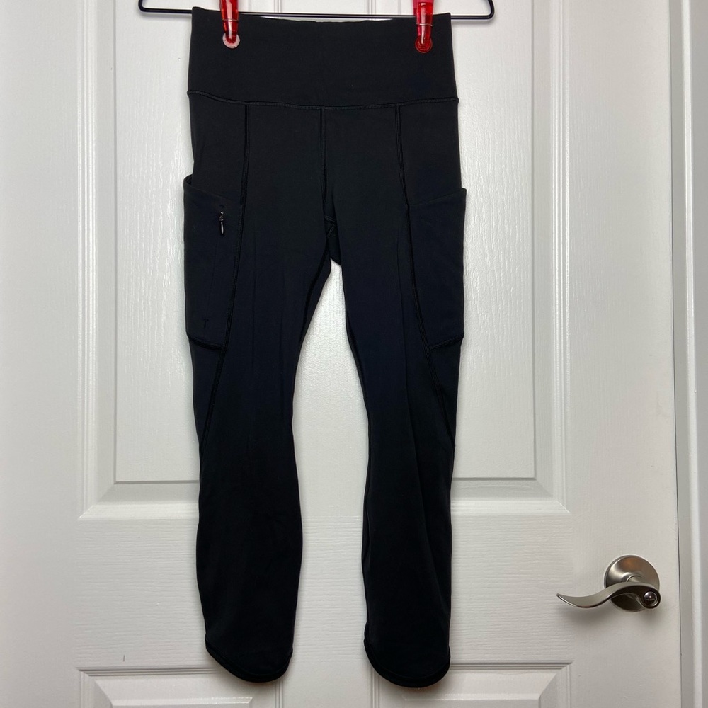 Athleta Black All In Cropped Capri Leggings With Stash Pocket Size XS